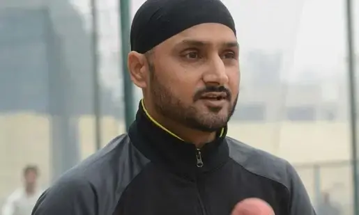 എന്തുകൊണ്ടാണ് തന്നെ ടീമിൽ നിന്നും ഒഴിവാക്കിയതെന്ന് ആരും ചോദിച്ചില്ല -ഹർഭജൻ എന്തുകൊണ്ടാണ് തന്നെ ടീമിൽ നിന്നും ഒഴിവാക്കിയതെന്ന് ആരും ചോദിച്ചില്ല -ഹർഭജൻ