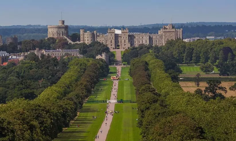 എ​ലി​സ​ബ​ത്ത്​ രാ​ജ്ഞി​യു​ടെ കൊ​ട്ടാ​ര​വ​ള​പ്പി​ൽ ക​ട​ന്ന ആ​യു​ധ​ധാ​രി അ​റ​സ്റ്റി​ൽ