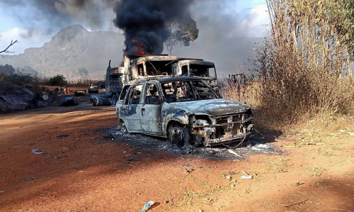 മ്യാന്മറിൽ സൈന്യം 30ലധികം പേരെ വെടിവെച്ചു കൊന്നു; മൃതദേഹം കത്തിച്ചു