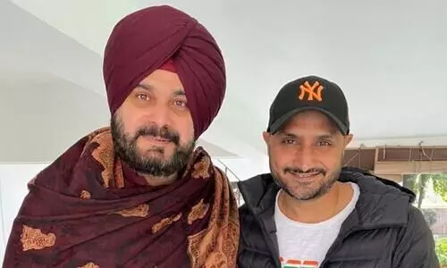 Harbhajan Singh with Navjot Singh Sidhu