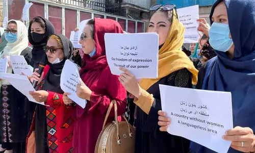 അ​ഫ്​​ഗാൻ തെ​ര​ഞ്ഞെ​ടു​പ്പ്​ ക​മീ​ഷ​നെ പി​രി​ച്ചു​വി​ട്ടു; സ്ത്രീകൾ തനിച്ചു യാത്ര ചെയ്യേണ്ടെന്ന്