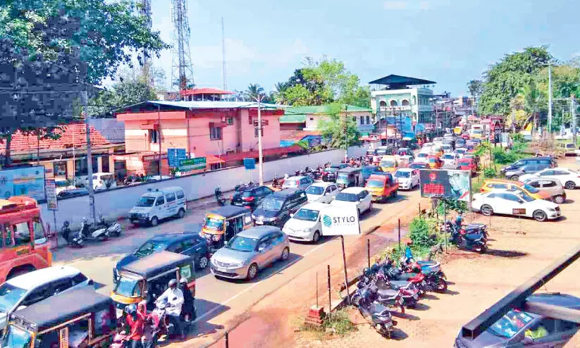 ജനുവരി ഒന്നു മുതൽ കൊയിലാണ്ടിയിൽ ഗതാഗത പരിഷ്കാരം ജനുവരി ഒന്നു മുതൽ കൊയിലാണ്ടിയിൽ ഗതാഗത പരിഷ്കാരം