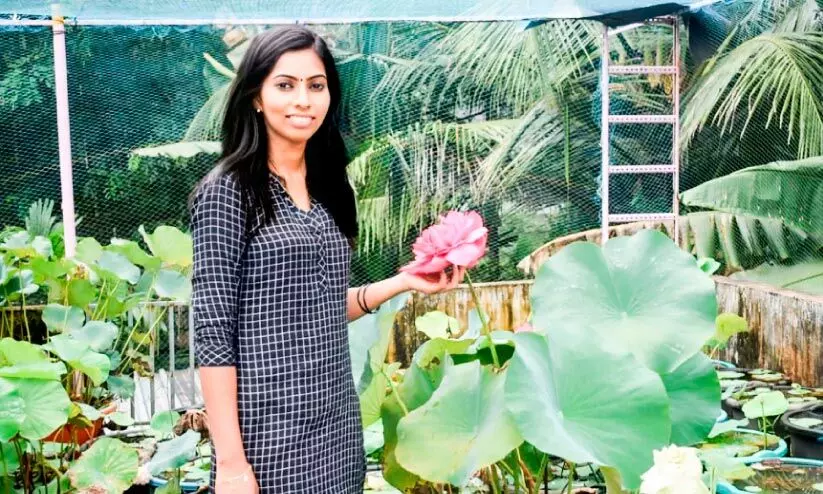 താമരയും ആമ്പലും വിടരും ഈ ഉദ്യാനത്തിൽ...