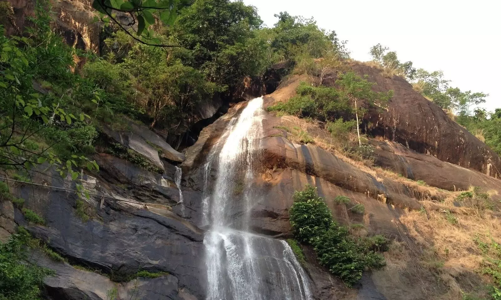 പൂവ് നിറഞ്ഞ മല, പൂമാല