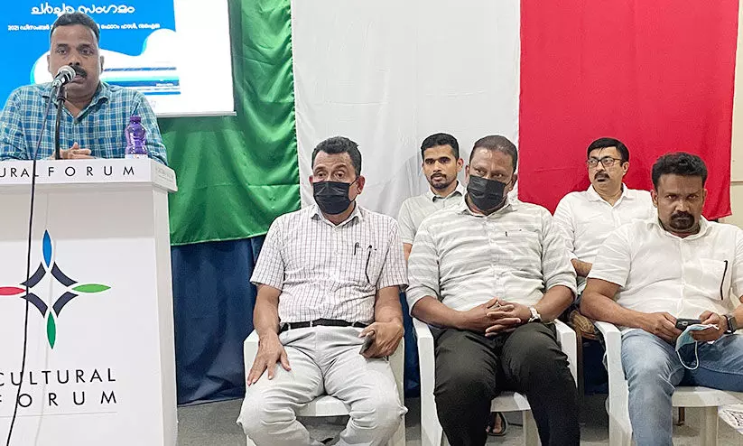 കെ-റെയില് കേരളത്തിന് യോജിച്ച പദ്ധതിയല്ല -ചർച്ച സംഗമം കെ-റെയില് കേരളത്തിന് യോജിച്ച പദ്ധതിയല്ല -ചർച്ച സംഗമം