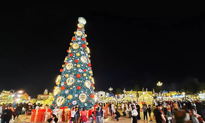 ക്രിസ്മസ്: ഗ്ലോബൽ വില്ലേജിൽ ആഘോഷരാവ് ക്രിസ്മസ്: ഗ്ലോബൽ വില്ലേജിൽ ആഘോഷരാവ്