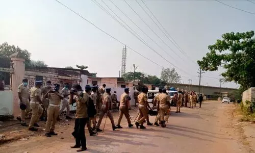 തൊഴിലാളികളുടെ അഴിഞ്ഞാട്ടം: കി​െറ്റക്സിനുനേരെ വീണ്ടും ചോദ്യശരം