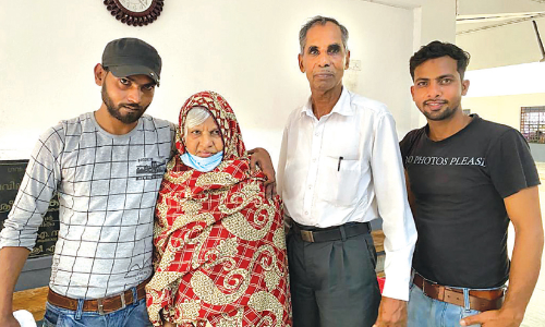 തന്നെ ഖബറടക്കിയവർക്ക്​ മുന്നിലേക്ക്​​ ആയിഷ; പതിറ്റാണ്ടിനുശേഷം അമീനും നാട്ടിലേക്ക്