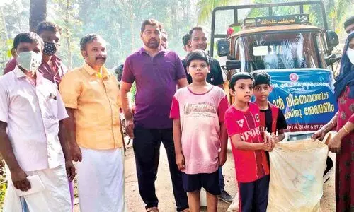 സ്കൂൾ ബസ് ഫണ്ടിന് പാഴ്​വസ്​തു ശേഖരിച്ച് പി.ടി.എ