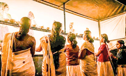 സ്ത്രീശാക്തീകരണത്തിന് കരുത്തായി പെൺ തോൽപാവക്കൂത്ത് സ്ത്രീശാക്തീകരണത്തിന് കരുത്തായി പെൺ തോൽപാവക്കൂത്ത്