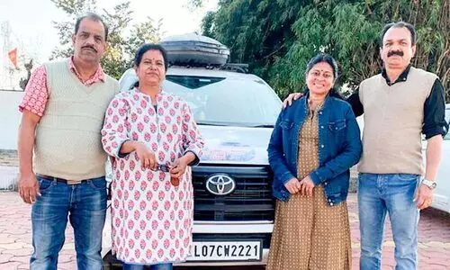 പ്രായം പ്രശ്നമല്ല; രാജ്യം ചുറ്റി രണ്ട് ദമ്പതികൾ പ്രായം പ്രശ്നമല്ല; രാജ്യം ചുറ്റി രണ്ട് ദമ്പതികൾ