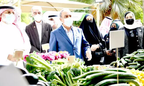 ഒ​മ്പ​താ​മ​ത്​ ബ​ഹ്​​റൈ​നി കാ​ർ​ഷി​ക​ച​ന്ത​ക്ക്​ ബു​ദൈ​യ്യ ബൊ​ട്ടാ​ണി​ക്ക​ൽ ഗാ​ർ​ഡ​നി​ൽ തു​ട​ക്ക​മാ​യി