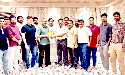 മു​ഹ​മ്മ​ദ് അ​ലി മ​ഞ്ചേ​രി​ക്ക് യാ​ത്ര​യ​യ​പ്പ് ന​ല്‍കി