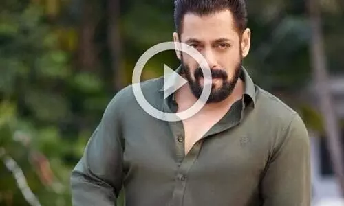 പാമ്പ് കടിച്ചത് ജന്മദിനാഘോഷത്തിനിടെ, മൂന്നുതവണ കടിച്ചു -സൽമാൻ ഖാൻ പാമ്പ് കടിച്ചത് ജന്മദിനാഘോഷത്തിനിടെ, മൂന്നുതവണ കടിച്ചു -സൽമാൻ ഖാൻ