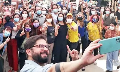 ചിലി ജനത ചിരിക്കുന്നു