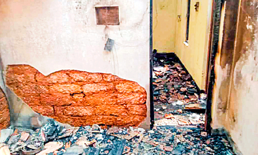 ഗ്യാ​സ് സിലിണ്ടർ പൊട്ടിത്തെറിച്ച് വീട് കത്തിനശിച്ചു