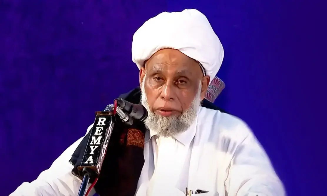 ജിഫ്രി തങ്ങൾക്ക് വധഭീഷണി; ആരോപണ പ്രത്യാരോപണങ്ങളുമായി എസ്.കെ.എസ്.എസ്.എഫും ഡി.വൈ.എഫ്.ഐയും ജിഫ്രി തങ്ങൾക്ക് വധഭീഷണി; ആരോപണ പ്രത്യാരോപണങ്ങളുമായി എസ്.കെ.എസ്.എസ്.എഫും ഡി.വൈ.എഫ്.ഐയും