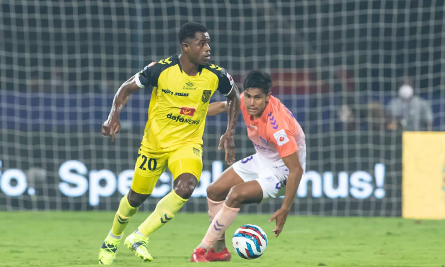 ആറാടി ഹൈ​ദ​രാ​ബാ​ദ്; ഒ​ഡി​ഷ​യെ 6-1ന്​ ​ത​രി​പ്പ​ണ​മാ​ക്കി; ഒ​ഗ്​​ബെ​ച്ചോ​ക്ക്​ ഹാ​ട്രി​ക്​