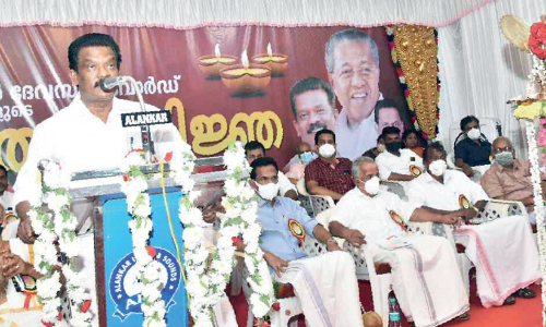 മലബാർ ദേവസ്വം ബോർഡ്‌ അംഗങ്ങൾ ചുമതല​യേറ്റു