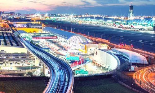 തി​ര​ക്കേ​റി​യ വി​മാ​ന​ത്താ​വ​ളം; ദു​ബൈ വീ​ണ്ടും ഒ​ന്നാ​മ​ത്​