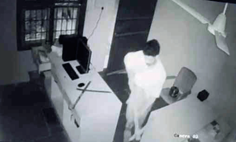 കട കുത്തിത്തുറന്ന് പണം കവര്ന്നു കട കുത്തിത്തുറന്ന് പണം കവര്ന്നു