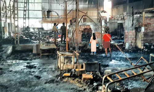 ഫറോക്ക് മേഖലയിൽ ഒരുമാസത്തിനിടെ അഗ്നിവിഴുങ്ങിയത് മൂന്ന് സ്ഥാപനങ്ങളെ