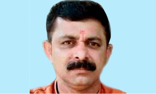 അ​ടു​ത്ത മാ​സം ഗൃ​ഹ​പ്ര​വേ​ശം ന​ട​ത്താ​നി​രി​ക്കെ ബാങ്ക് ജീവനക്കാരൻ തൂങ്ങിമരിച്ച നിലയിൽ