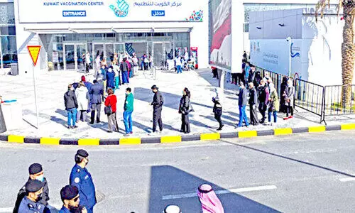 ബൂ​സ്​​റ്റ​ർ ഡോ​സി​ന്​​ തി​ര​ക്കു​ കൂ​ടി;  ഒ​രു ദി​വ​സം 37,000 പേ​ർ