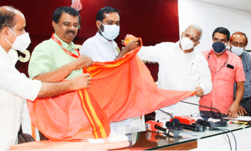 ജീവനക്കാർ ആഴ്ചയിലൊരിക്കൽ ഖാദി ധരിക്കാൻ നടപടി വേണം –പി. ജയരാജൻ