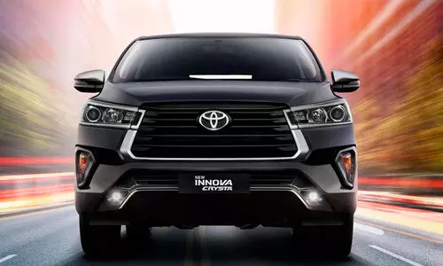 മുഖ്യമന്ത്രിക്കും വാഹന വ്യൂഹത്തിനും കറുത്ത കാറുകൾ വരുന്നു