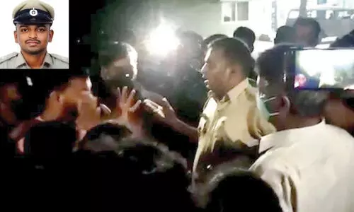 ആദിവാസികളു​ടെ വിവാഹച്ചടങ്ങിൽ പൊലീസ്​​ അതിക്രമം; വ​ര​നെ​യ​ട​ക്കം ലാ​ത്തി​ച്ചാ​ർ​ജ്​ ന​ട​ത്തി, എ​സ്.​​ഐ​ക്ക്​ സ​സ്​​പെ​ൻ​ഷ​ൻ