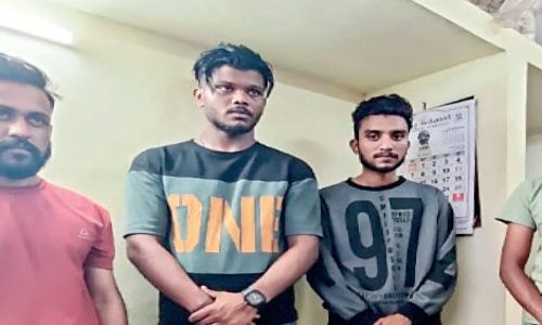 Threats at gunpoint Four arrested