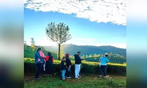 ഇടുക്കി കാണാൻ തിരക്ക്: രണ്ടു ദിവസത്തിനിടെ എത്തിയത്​ അമ്പതിനായിരത്തിലേ​െറ സഞ്ചാരികൾ