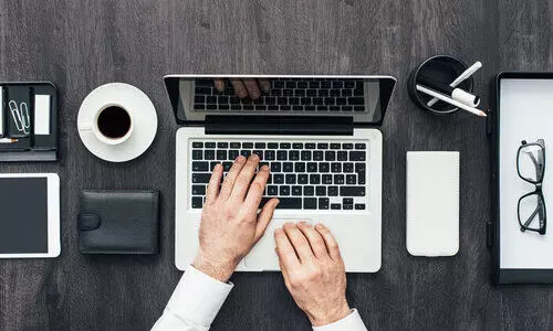 കോവിഡ് : ചില ജീവനക്കാർക്ക് വർക് ഫ്രം ഹോമിന് അനുമതി കോവിഡ് : ചില ജീവനക്കാർക്ക് വർക് ഫ്രം ഹോമിന് അനുമതി