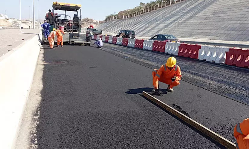 മസ്‌കത്ത് എക്സ്​പ്രസ്​വേ ഭാഗികമായി അടച്ചു