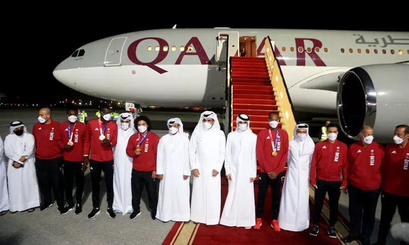 മെഡൽ ജേതാക്കൾക്ക് ദോഹ വിമാനത്താവളത്തിൽ നൽകിയ സ്വീകരണം മെഡൽ ജേതാക്കൾക്ക് ദോഹ വിമാനത്താവളത്തിൽ നൽകിയ സ്വീകരണം