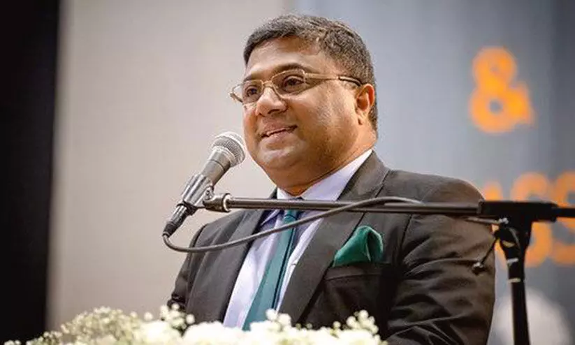 തി​ള​ക്ക​ത്തി​ൽ എം​ബ​സി​യും അം​ബാ​സ​ഡ​റും