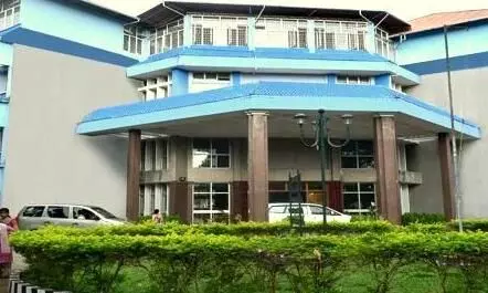 യുവതിയെ പീഡിപ്പിക്കാന് ശ്രമിച്ചെന്ന പരാതി; കുഫോസ് അസി. ലൈബ്രേറിയനെ സസ്പെൻഡ് ചെയ്തു യുവതിയെ പീഡിപ്പിക്കാന് ശ്രമിച്ചെന്ന പരാതി; കുഫോസ് അസി. ലൈബ്രേറിയനെ സസ്പെൻഡ് ചെയ്തു