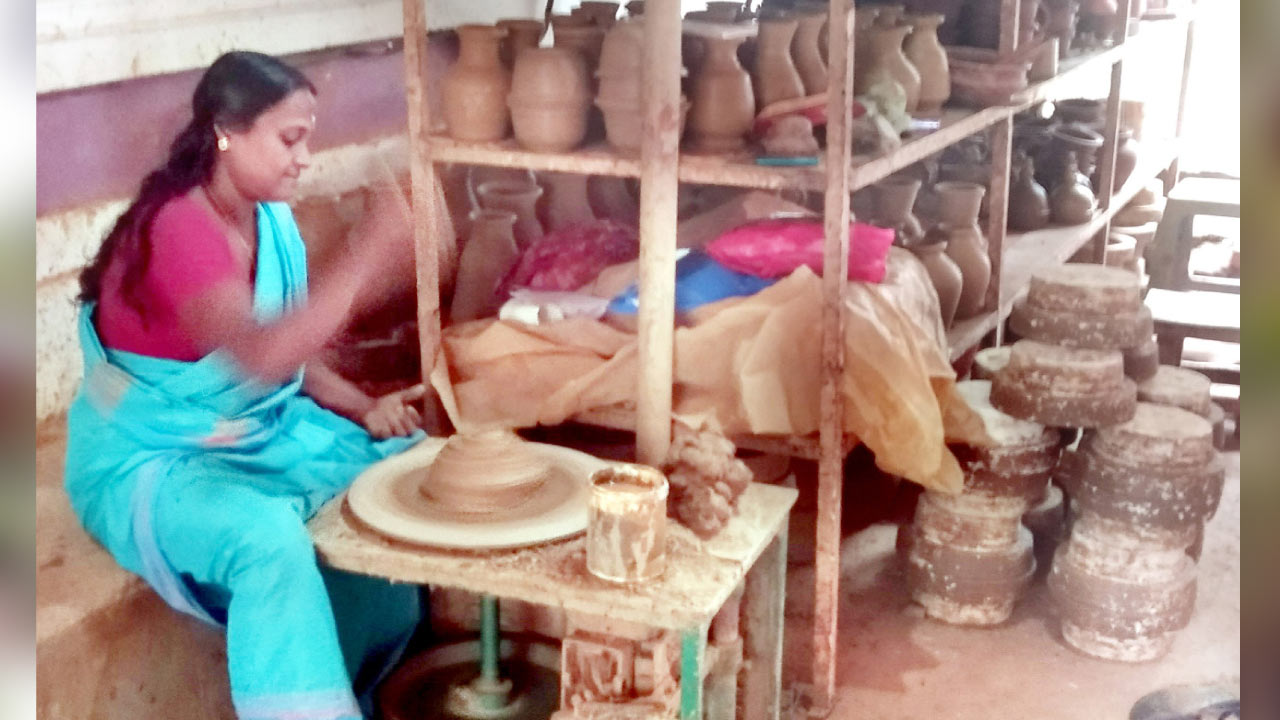 മണ്പാത്ര പെരുമ നഷ്ടമായ തൊഴുക്കല് മണ്പാത്ര പെരുമ നഷ്ടമായ തൊഴുക്കല്