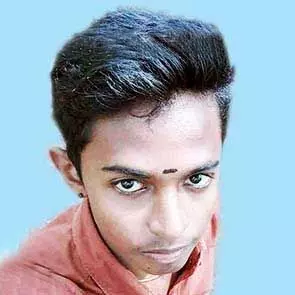 ഇ​രു​ച​ക്ര വാ​ഹ​ന​ങ്ങ​ൾ  കൂ​ട്ടി​യി​ടി​ച്ച്​ യു​വാ​വ് മ​രി​ച്ചു