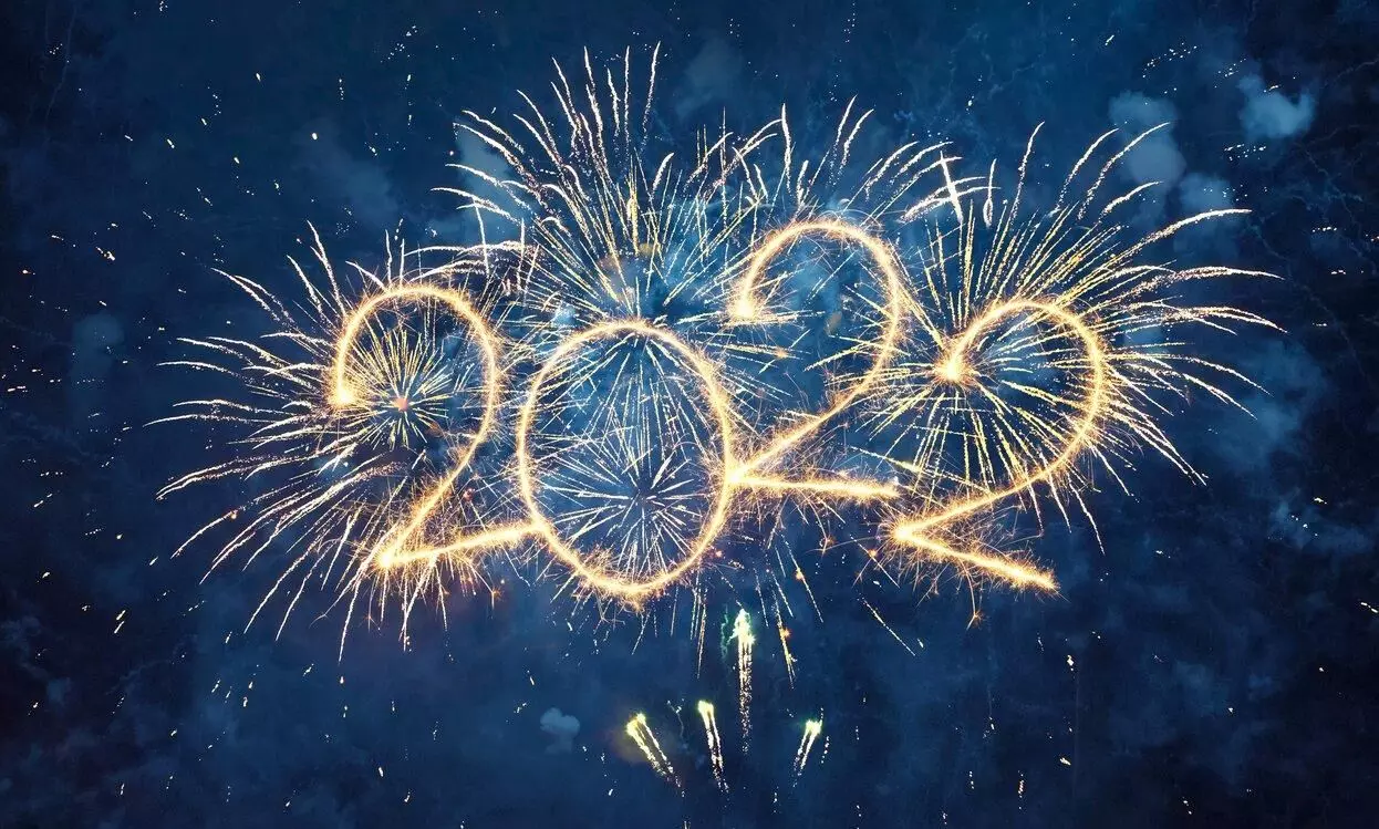 2022 പ്രതീക്ഷയുടെ ആകാശം