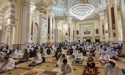 ഷാ​ർ​ജ​യി​ലെ പ​ള്ളി​ക​ളി​ൽ ജു​മു​അ പ​തി​വു​പോ​ലെ