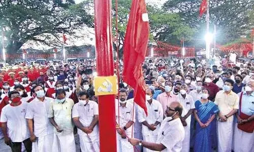 സി.​പി.​എം പാ​ല​ക്കാ​ട് ജി​ല്ല സ​മ്മേ​ള​ന​ത്തി​ന്​ ഇ​ന്ന്​ തു​ട​ക്കം; വി​വാ​ദ​ങ്ങ​ൾ ചർച്ചയാകും