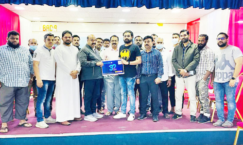 പെ​ൻ​ട്രി​ഫ്​ പ്രി​വി​ലേ​ജ്​ കാ​ർ​ഡു​ക​ൾ ന​ൽ​കി