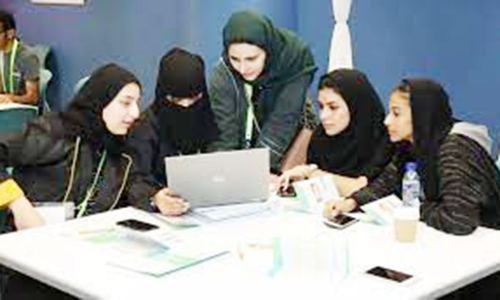 സ്​​ത്രീ ശാ​ക്തീ​ക​ര​ണ​ത്തി​ൽ മു​ന്നേ​റ്റം:  തൊ​ഴി​ൽ മേ​ഖ​ല​യി​ൽ സ്​​ത്രീ പ​ങ്കാ​ളി​ത്തം 2.9 ശ​ത​മാ​നം വ​ർ​ധി​ച്ചു