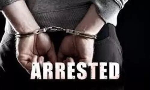 സ്വ​ർ​ണ​ഉ​രു​പ്പ​ടി​ക​ളി​ൽ തി​രി​മ​റി; ഒ​രാ​ൾ അ​റ​സ്റ്റി​ൽ,   ഒ​ന്ന​ര കോ​ടി​യോ​ളം രൂ​പ ത​ട്ടി