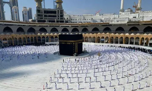 മക്ക, മദീന ഹറമുകളിൽ ആരോഗ്യ മുൻകരുതൽ നിരീക്ഷണം കർശനമാക്കി