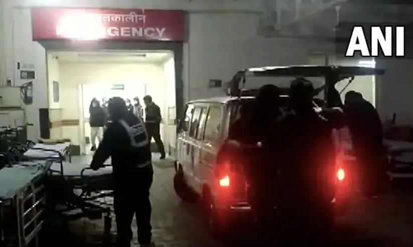 വൈഷ്ണോദേവി ക്ഷേത്രത്തിൽ തിക്കിലും തിരക്കിലും 12പേർ മരിച്ചു വൈഷ്ണോദേവി ക്ഷേത്രത്തിൽ തിക്കിലും തിരക്കിലും 12പേർ മരിച്ചു