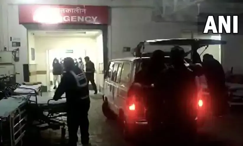 വൈഷ്ണോദേവി ക്ഷേത്രത്തിൽ തിക്കിലും തിരക്കിലും 12പേർ മരിച്ചു വൈഷ്ണോദേവി ക്ഷേത്രത്തിൽ തിക്കിലും തിരക്കിലും 12പേർ മരിച്ചു