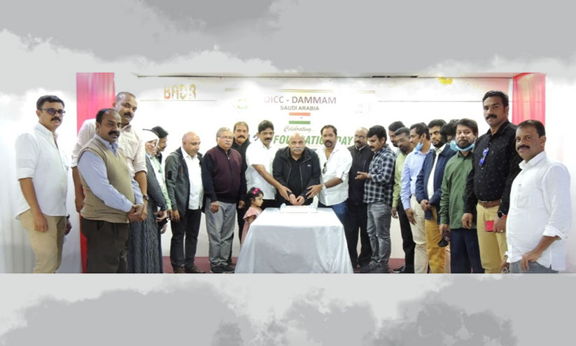 കോ​ൺ​ഗ്ര​സ് സ്ഥാ​പ​ക ദി​നം ആ​ഘോ​ഷി​ച്ചു